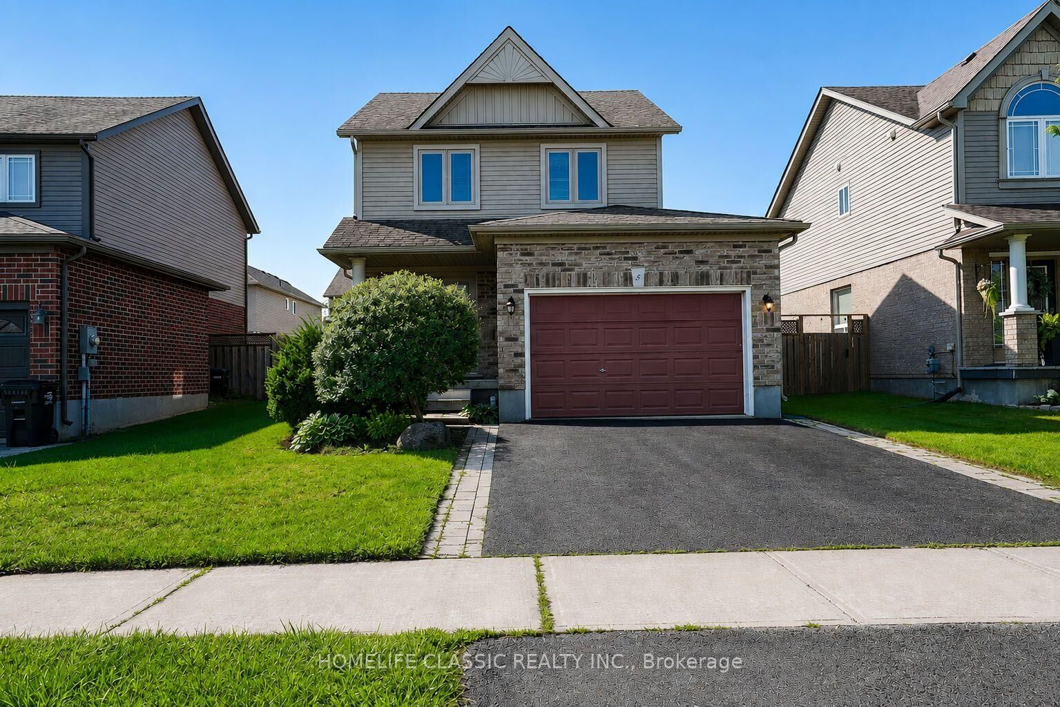 Property Photo:  5 Irwin Crescent  ON L9R 0G6 