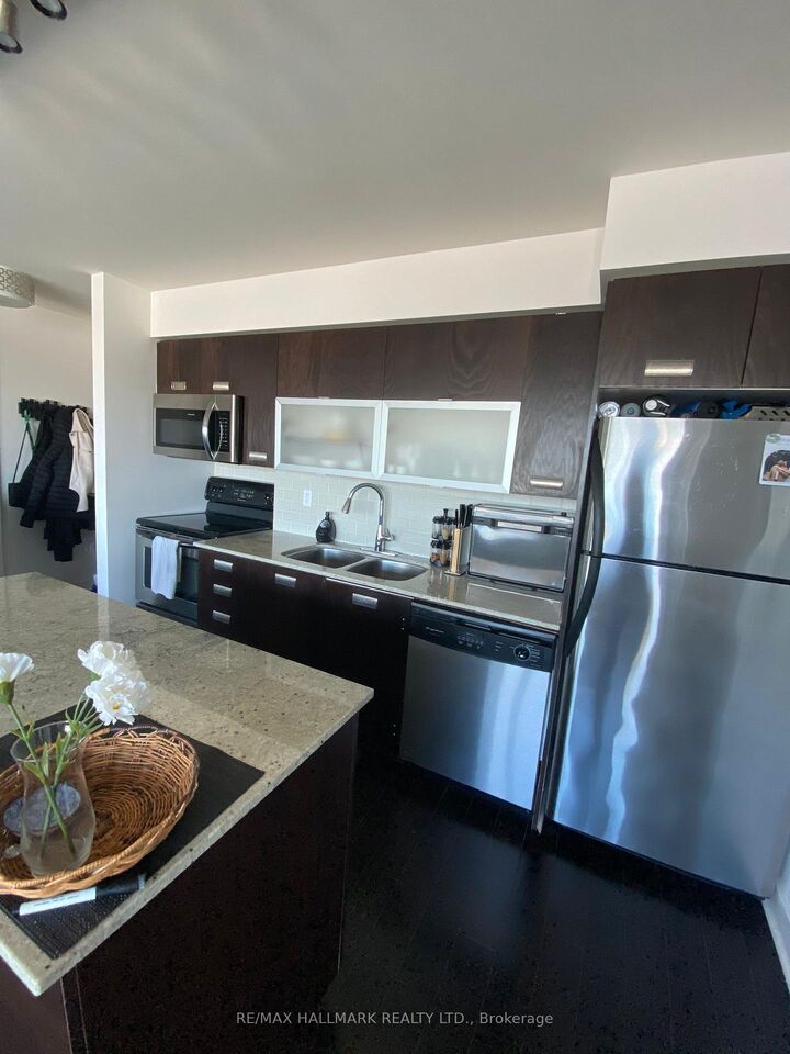 Property Photo:  80 Western Battery Road 1807  ON M6K 3S1 