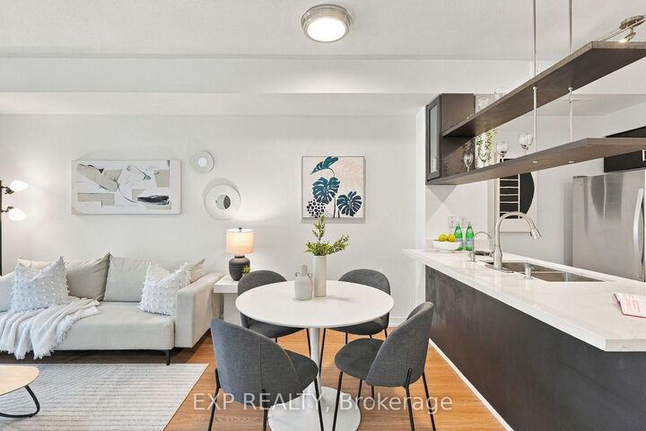 Property Photo:  9 Spadina Avenue 301  ON M5V 3V5 