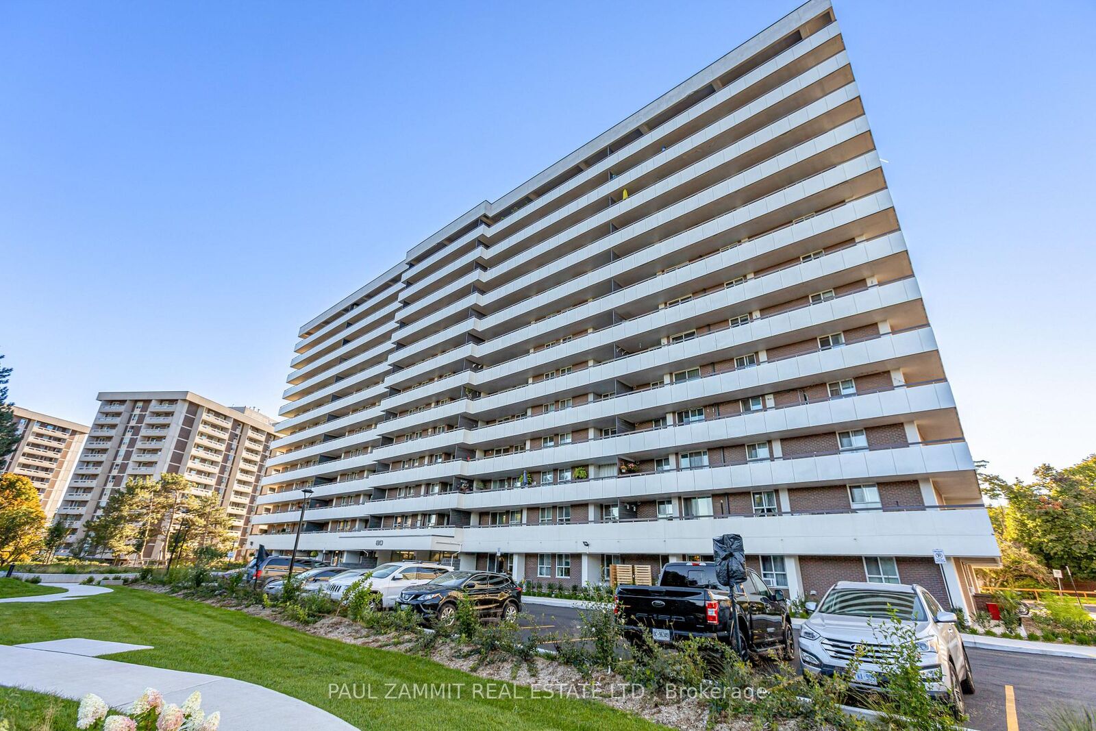 Property Photo:  80 Inverlochy Boulevard 1008  ON L3T 4P3 