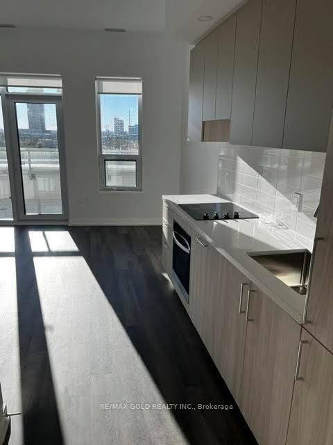 Property Photo: 5 Meadowdale Road 312 ON L4K 0C7