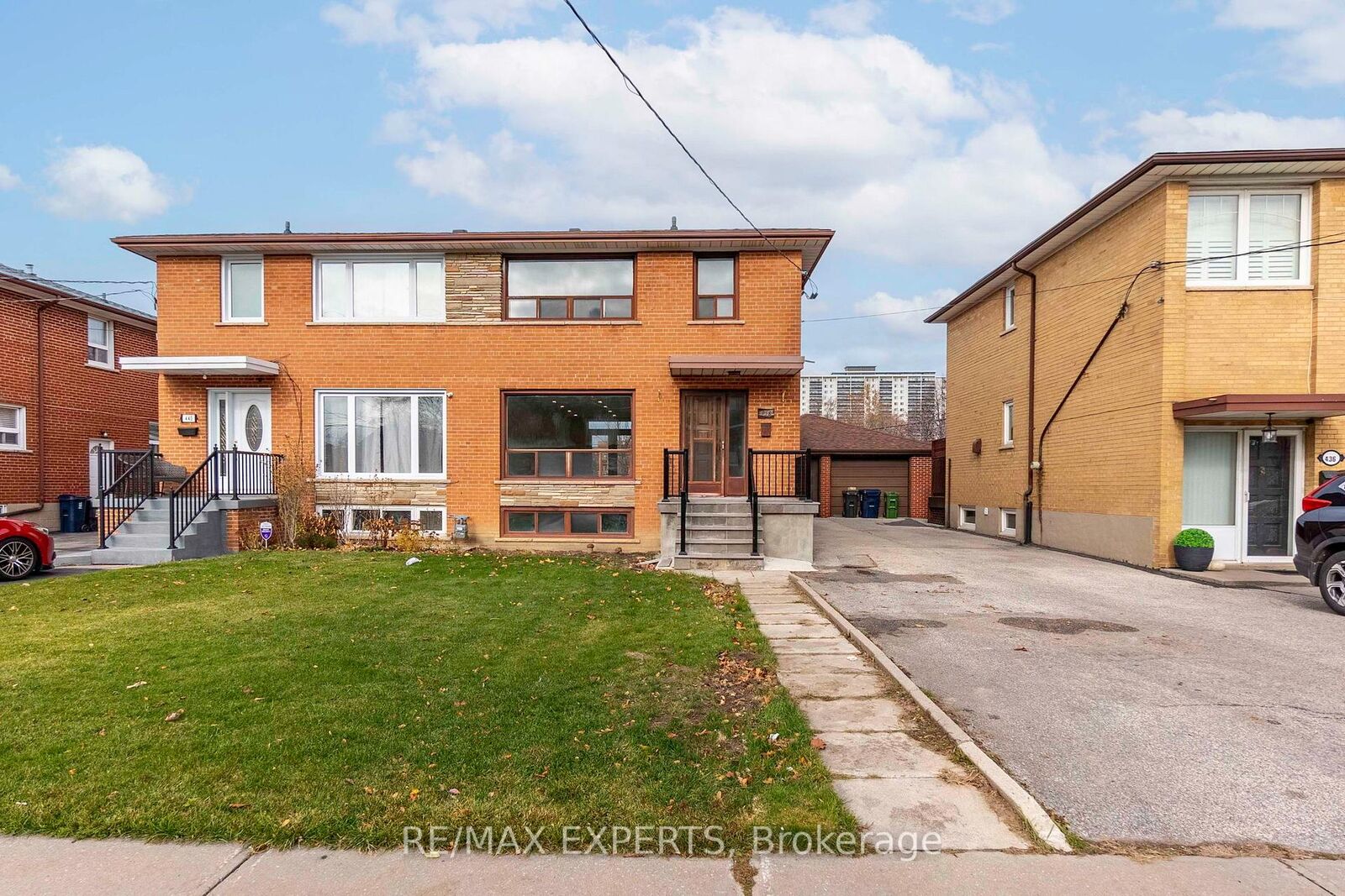 Property Photo: 438 Glen Park Avenue ON M6B 2E7