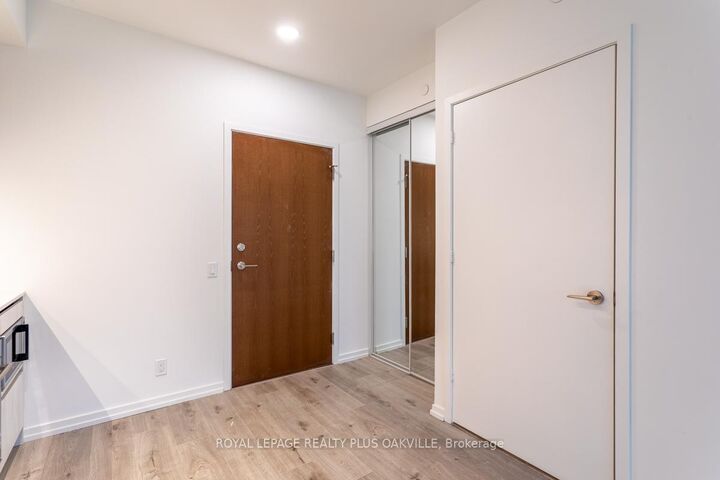 Property Photo:  7890 Jane Street 3801  ON L4K 0K9 