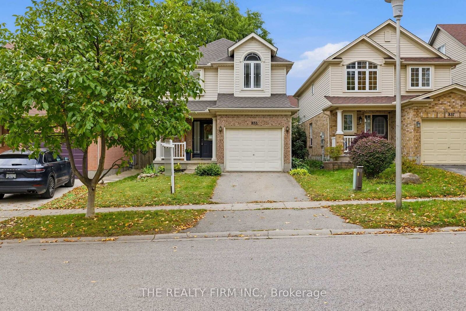 Property Photo:  833 Capulet Lane  ON N6H 5V2 