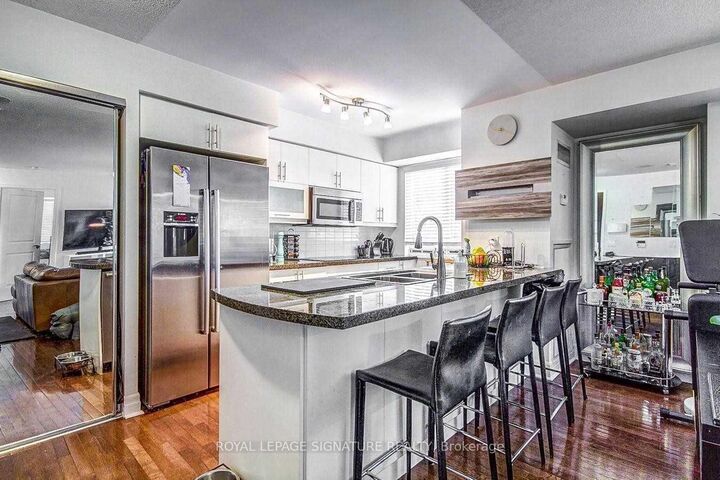 Property Photo: 35 Balmuto Street 503 ON M4Y 0A3