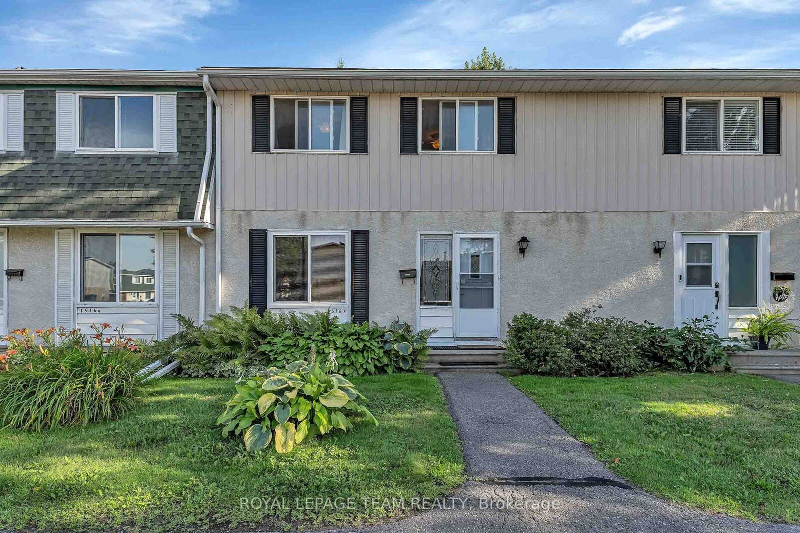 Property Photo:  1516 Beaverpond Drive F  ON K1B 3R9 