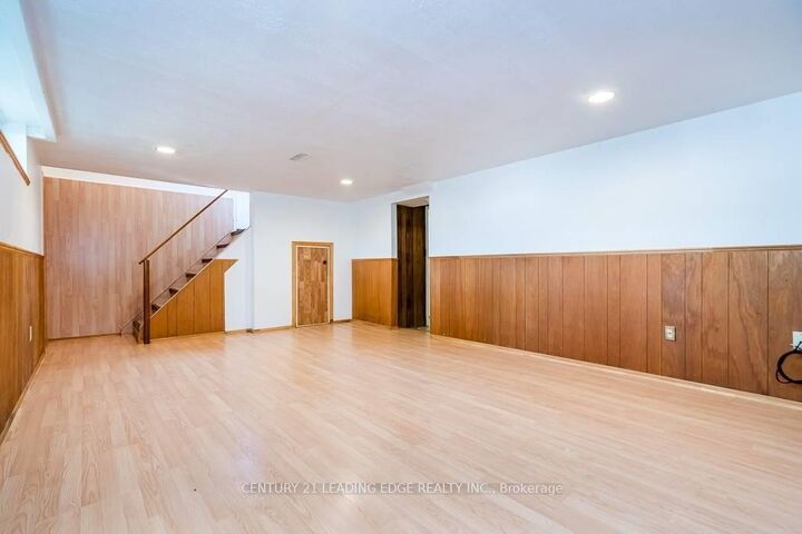 Property Photo:  17 Caddy Drive Bsmt  ON M1G 2E9 