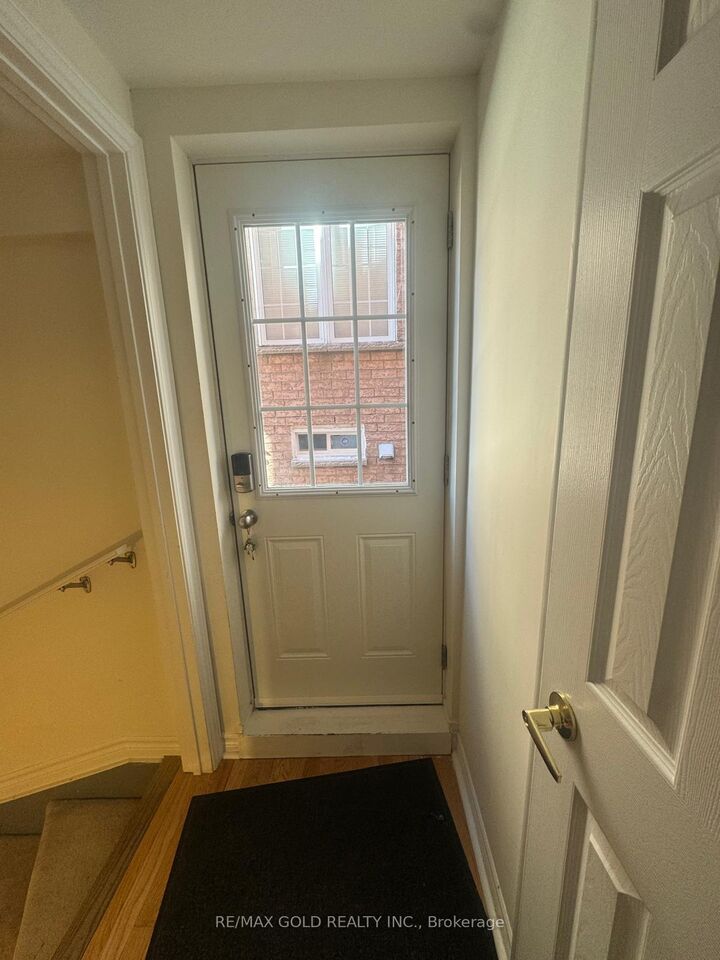 Property Photo:  7269 Lantern Fly Hollow  ON L5W 1K2 