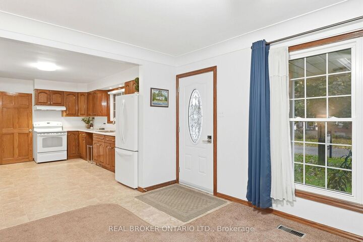 Property Photo: 7 Edward Street ON N0K 1M0