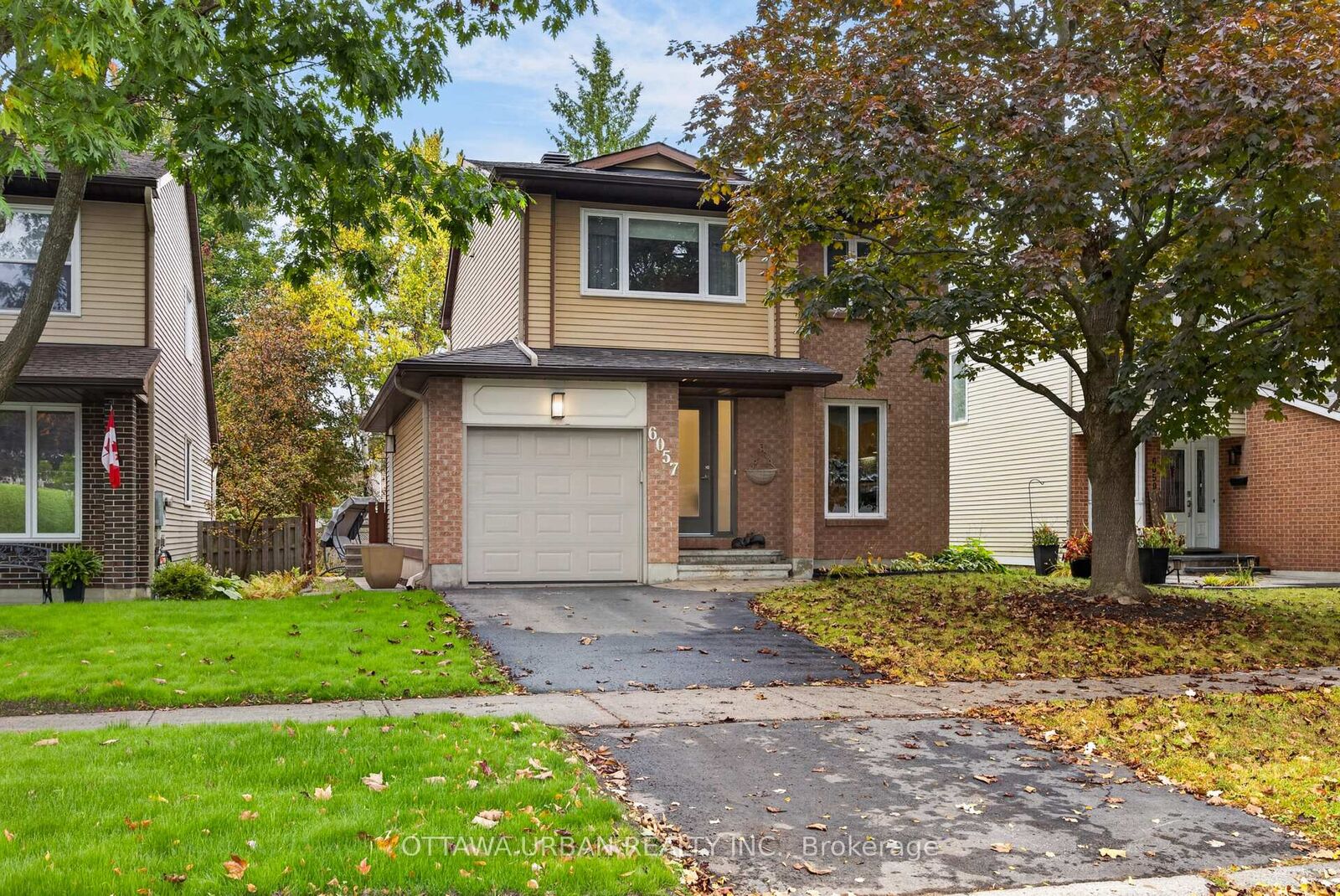 Property Photo:  6057 Willowbark Drive  ON K1C 5T5 