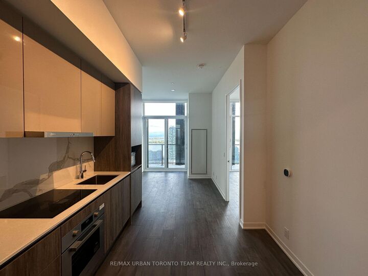 Property Photo:  180 Front Street E Ph08  ON M5A 0K9 