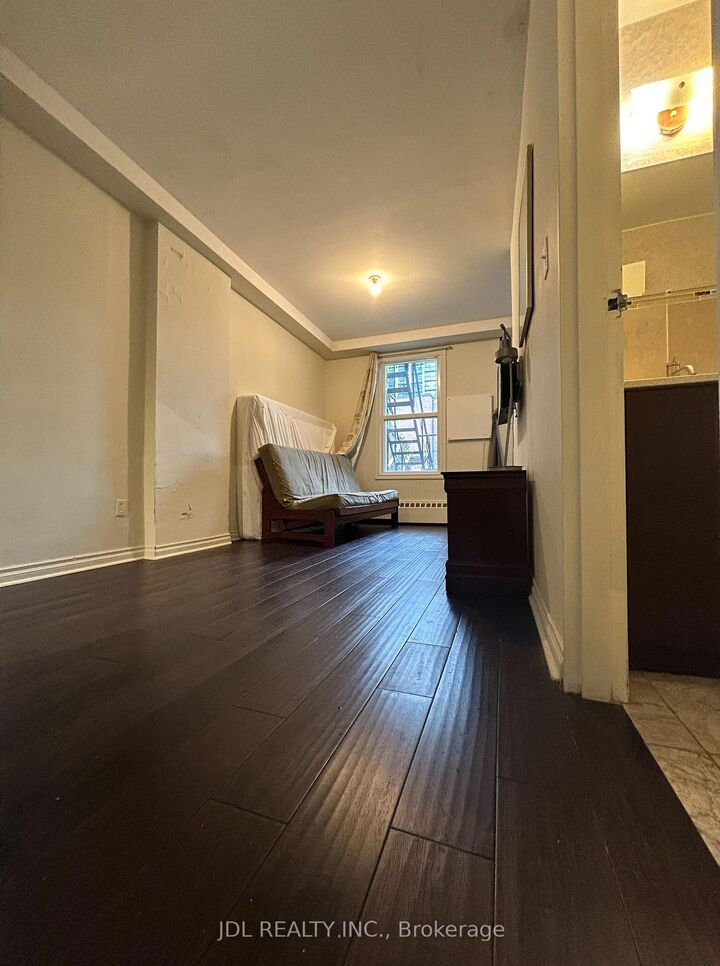 Property Photo:  3 Pembroke St Street Entireonebedroom Main  ON M5A 2N6 
