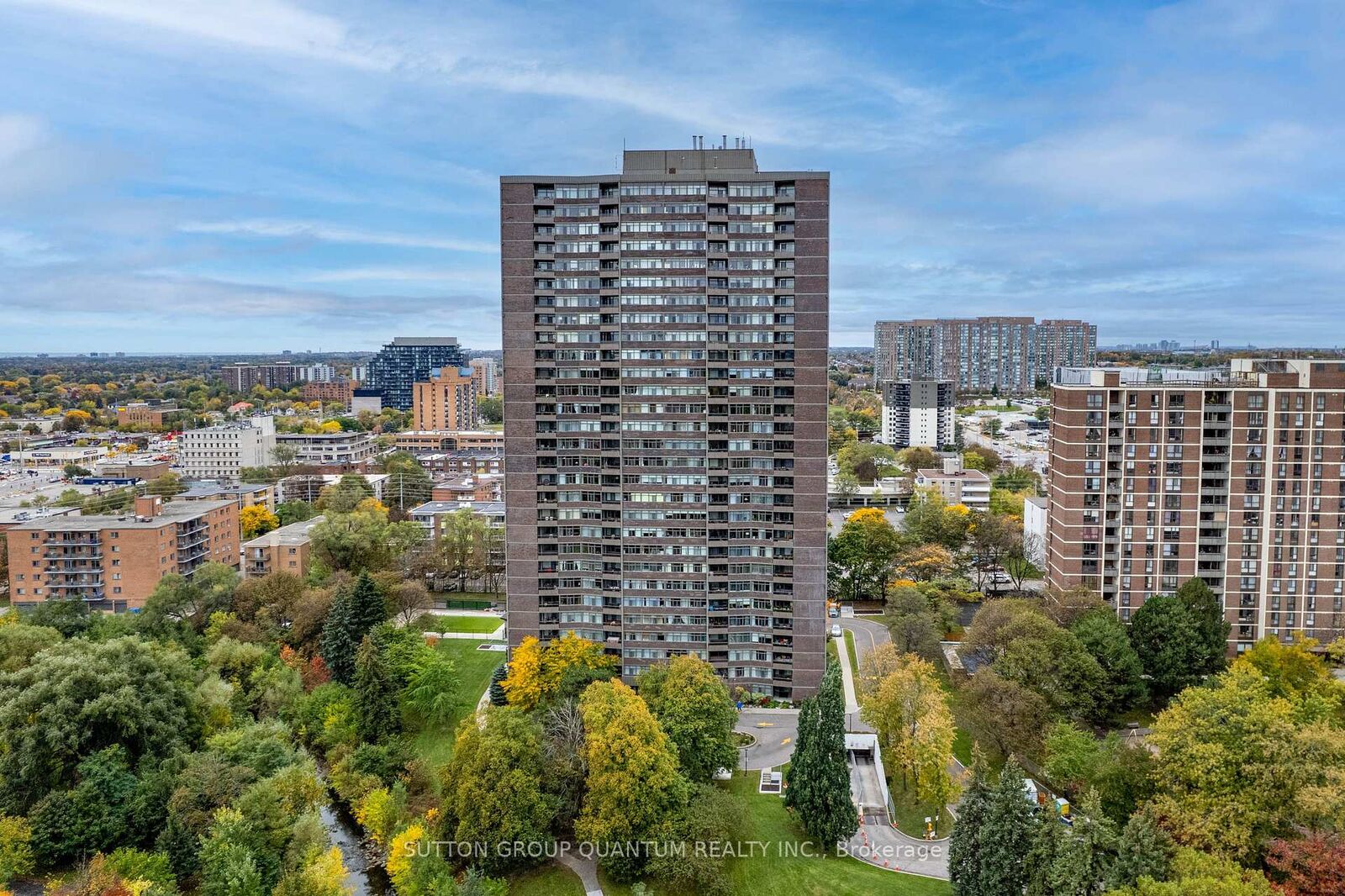 Property Photo:  3100 Kirwin Avenue Ph04  ON L5A 3S6 