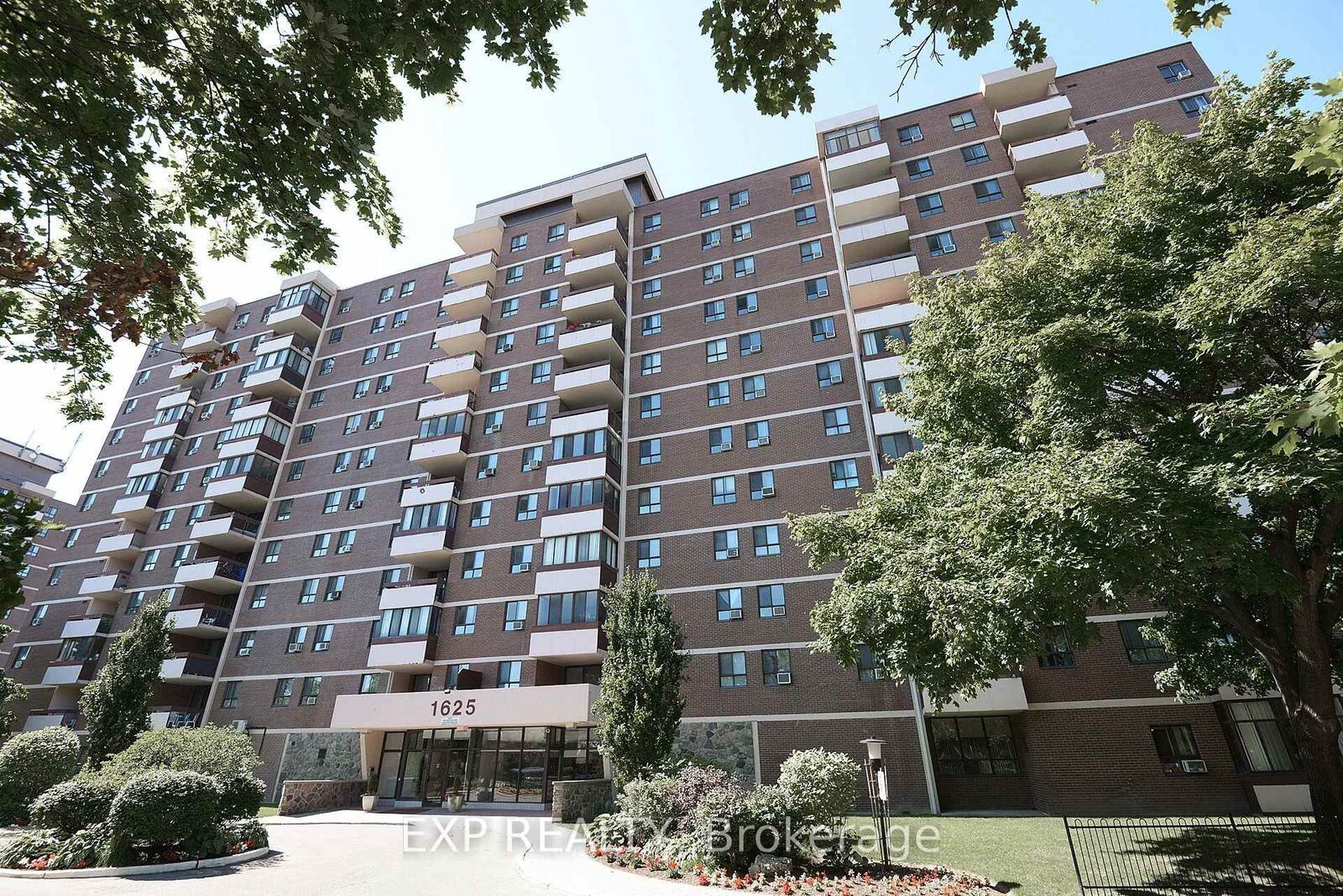 Property Photo:  1625 Bloor Street 718  ON L4X 1S3 