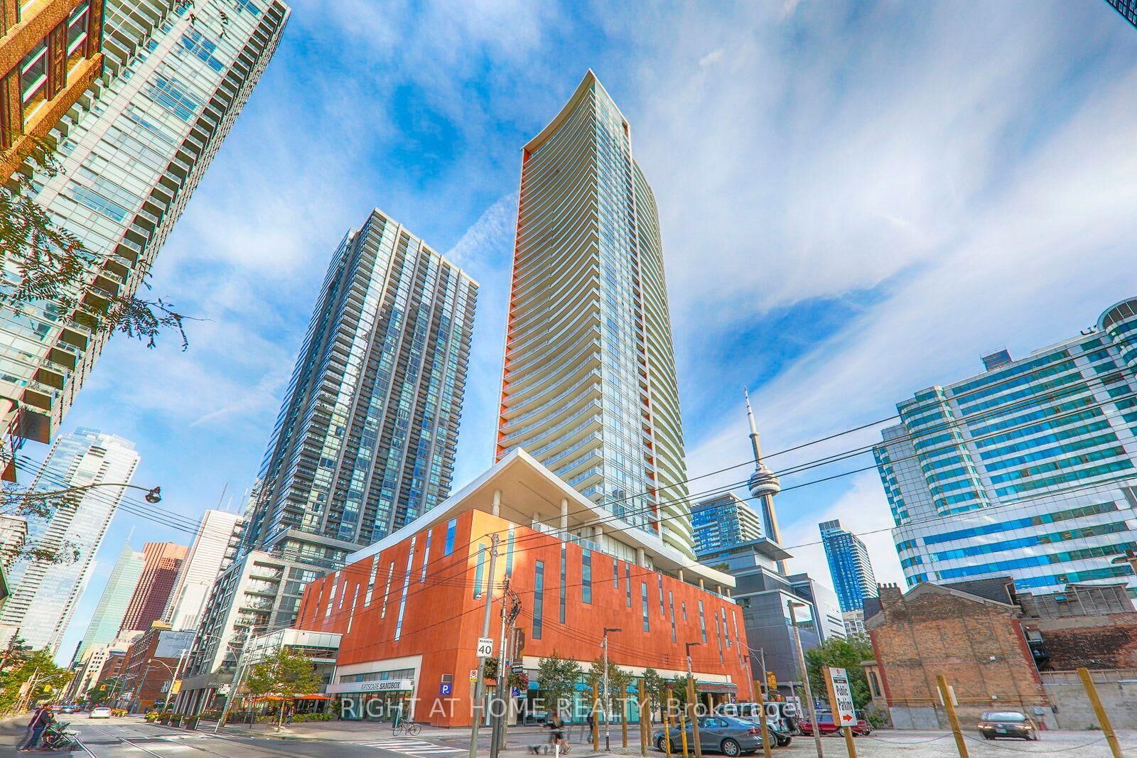 Property Photo:  21 Widmer Street 1906  ON M5V 0B8 
