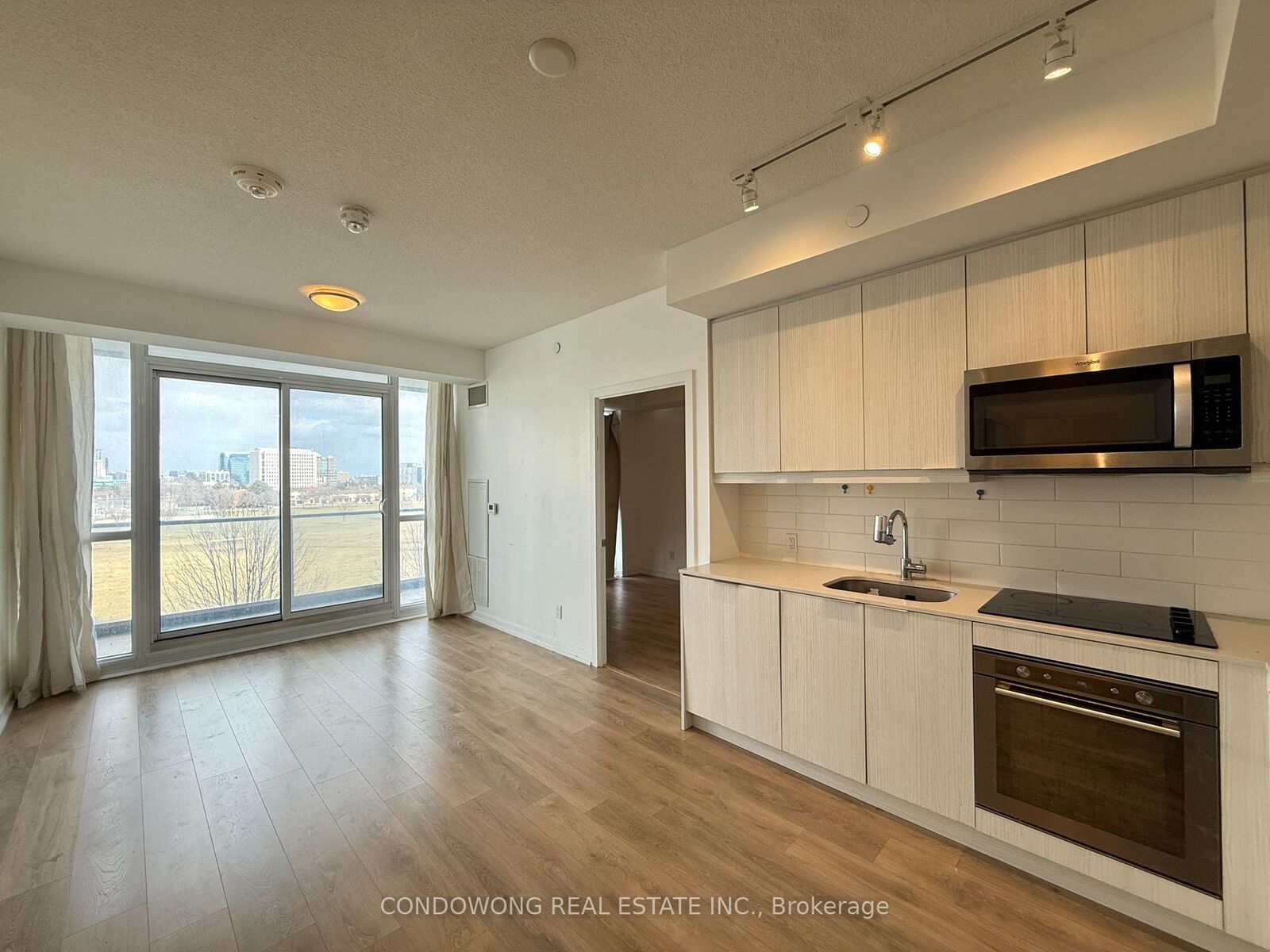 Property Photo:  32 Forest Manor Road 409  ON M2J 0H2 