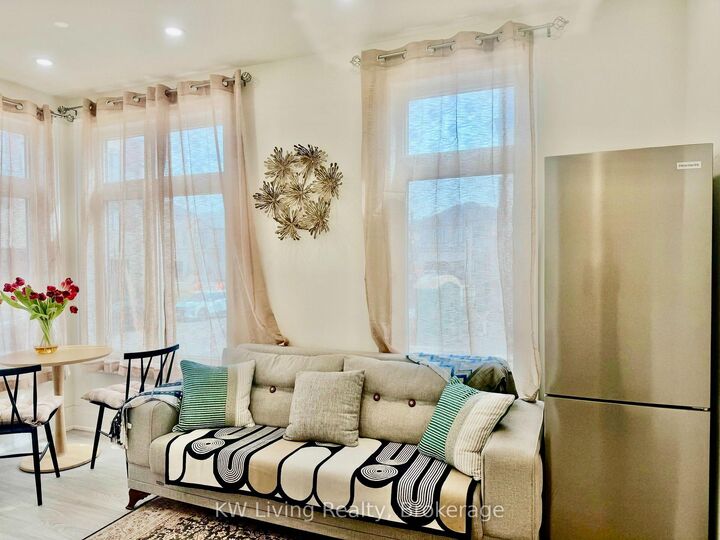 Property Photo:  3296 Taha Gardens Ground Floor  ON L6M 5S6 