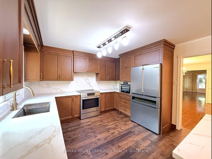 Property Photo:  7 Crescentview Road  ON L4B 2Z1 