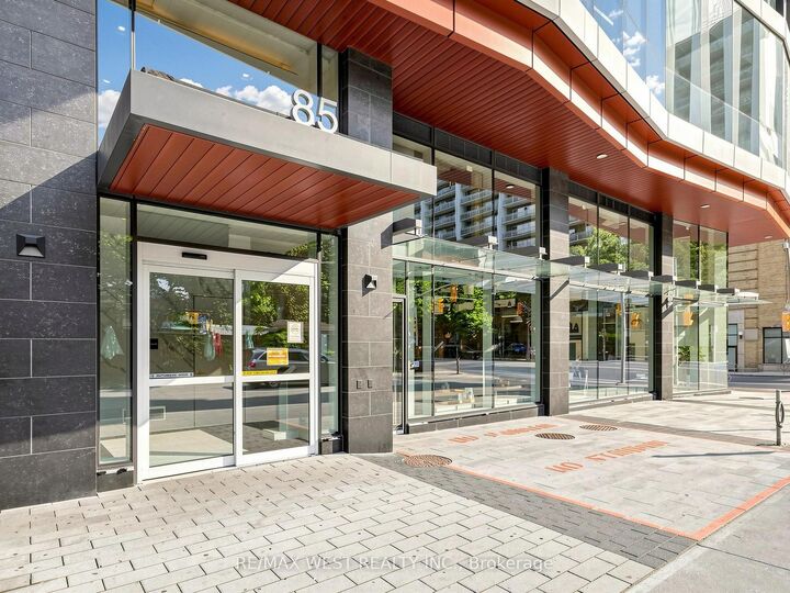 Property Photo: 85 Wood Street 1716 ON M4Y 0E8