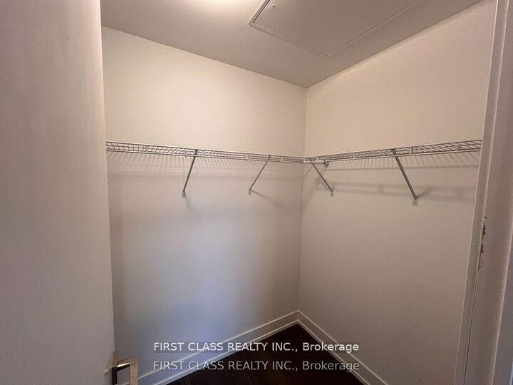 Property Photo:  268 Buchanan Drive 619W  ON L3R 8G8 
