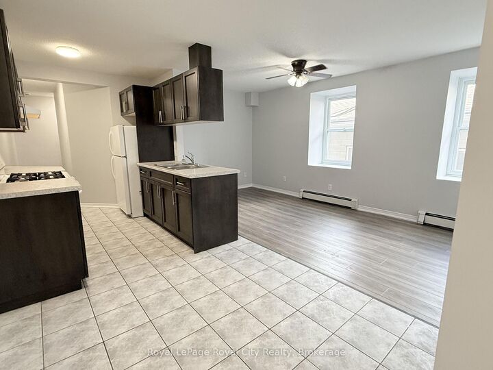 Property Photo:  116 Wyndham Street 2  ON N1H 4E8 