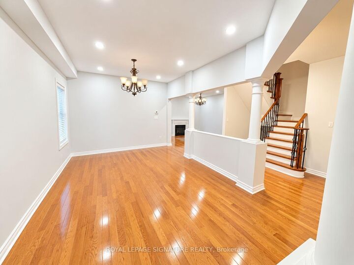 Property Photo:  454 Huntington Ridge Drive  ON L5R 0A9 