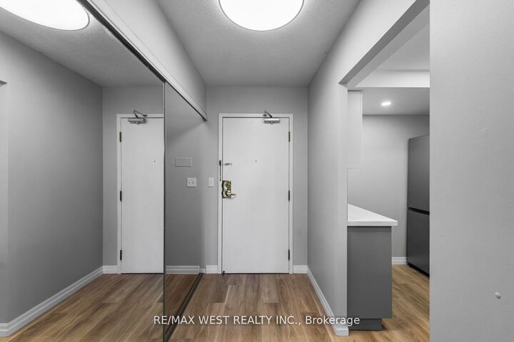 Property Photo:  100 Observatory Lane 502  ON L4C 1T4 