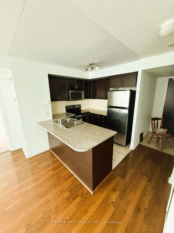 Property Photo: 208 Enfield Place 1501 ON L5B 0G8