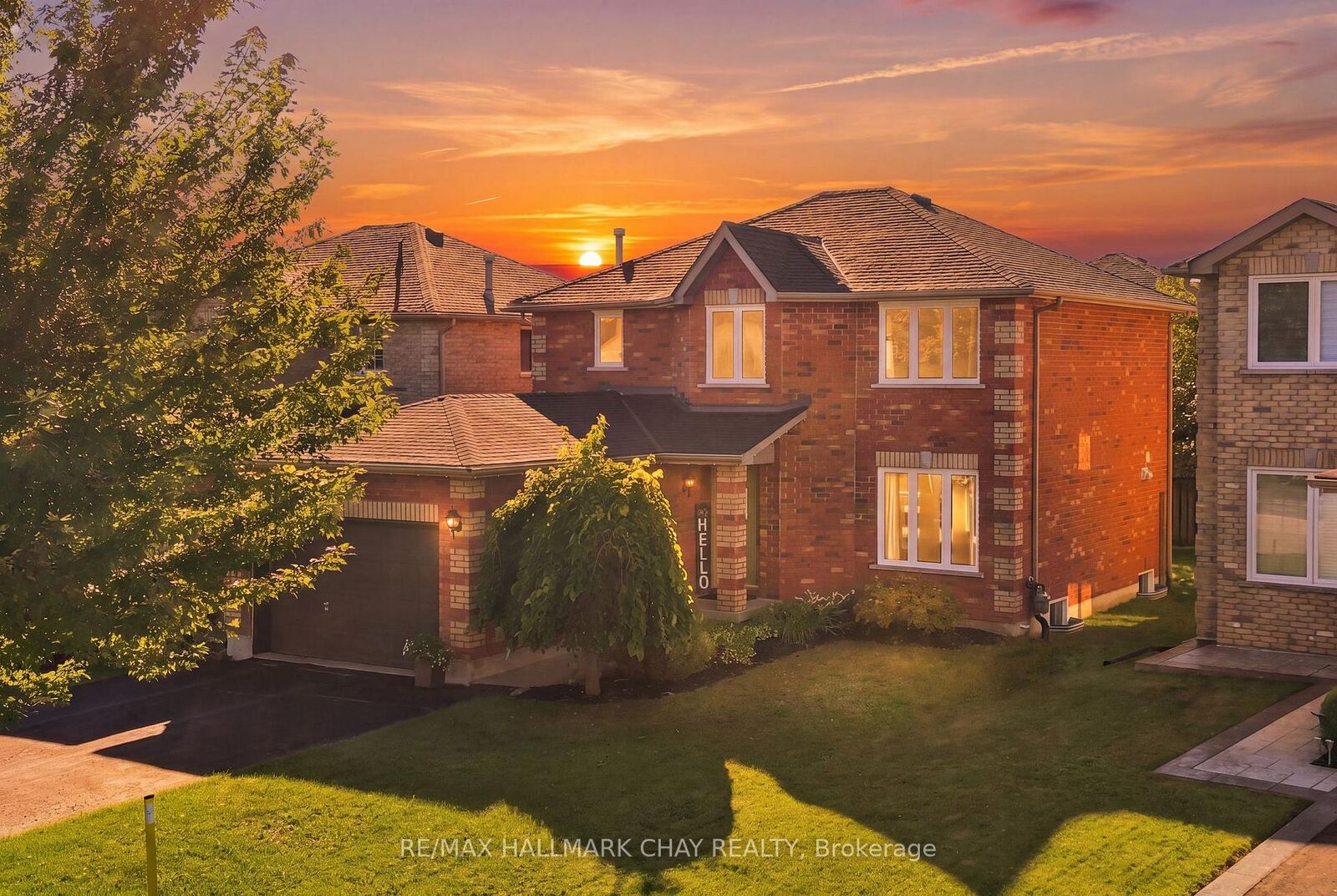 Property Photo:  17 Sherwood Court  ON L4N 9V2 