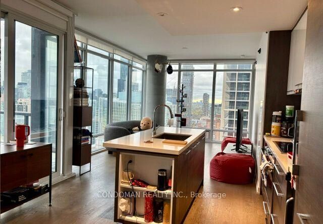 Property Photo:  488 University Avenue 2502  ON M5G 0C1 