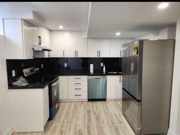 Property Photo:  148 Dean Avenue  ON L4N 0V7 