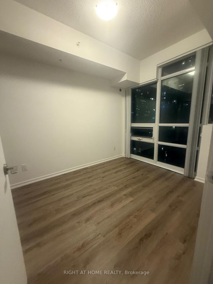 Property Photo:  68 Abell Street 1106  ON M6J 0B1 
