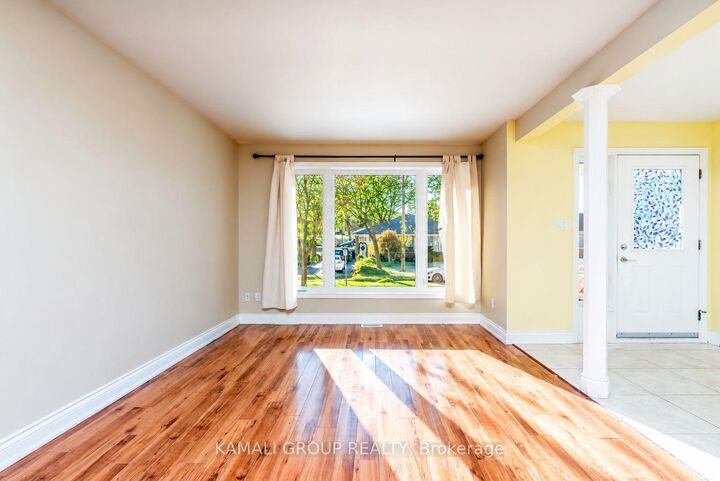 Property Photo:  262 Penn Avenue Main  ON L3Y 2S6 