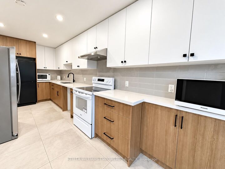 Property Photo:  202 Stather Crescent  ON L3S 1C2 