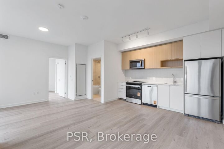 Property Photo:  4365 Bloor Street W 304  ON M9C 1R3 