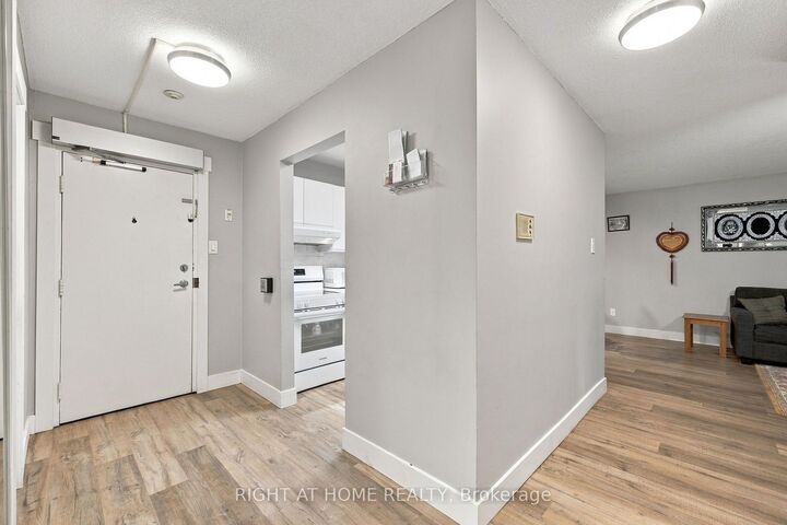 Property Photo:  144 Conway Drive 62  ON N6E 3N3 
