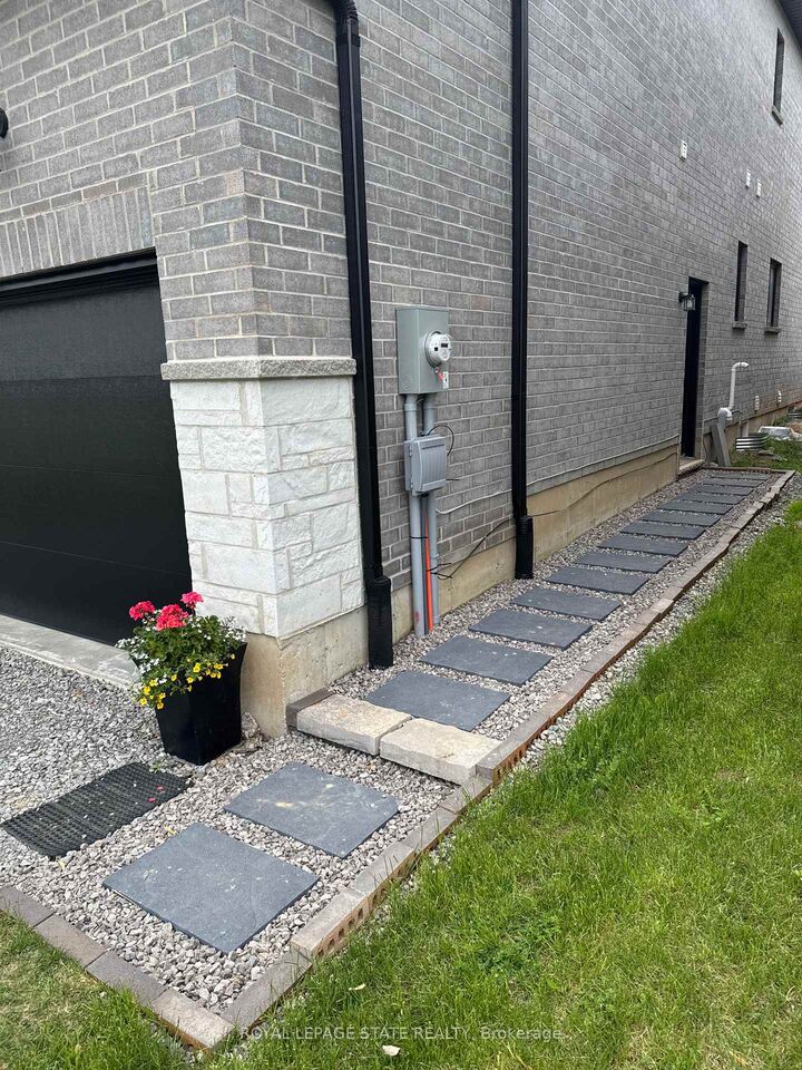 Property Photo:  348 Springbrook Avenue Basement  ON L9K 0K3 