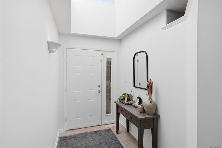 Property Photo: 850 Arbutus St #9 BC V9K 2M7