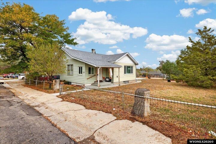 Property Photo:  1303 S Jackson St  WY 82601 