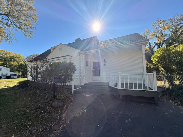 Property Photo:  65 Woodside Lane  NY 14616 