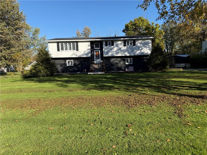 Property Photo:  11 Anthony Drive  NY 13148 