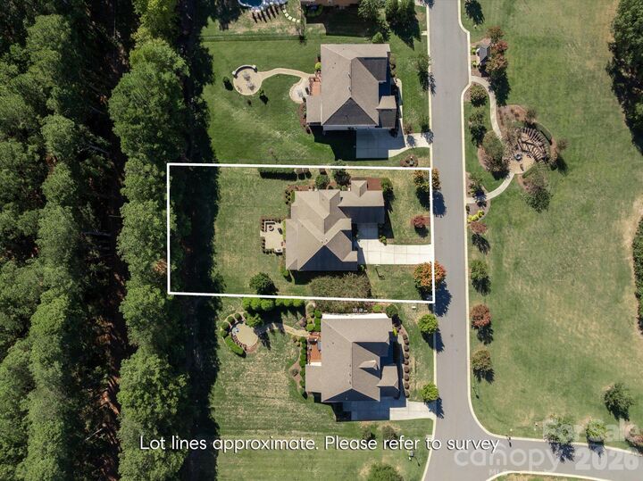 Property Photo:  105 Highclere Drive  NC 28173 