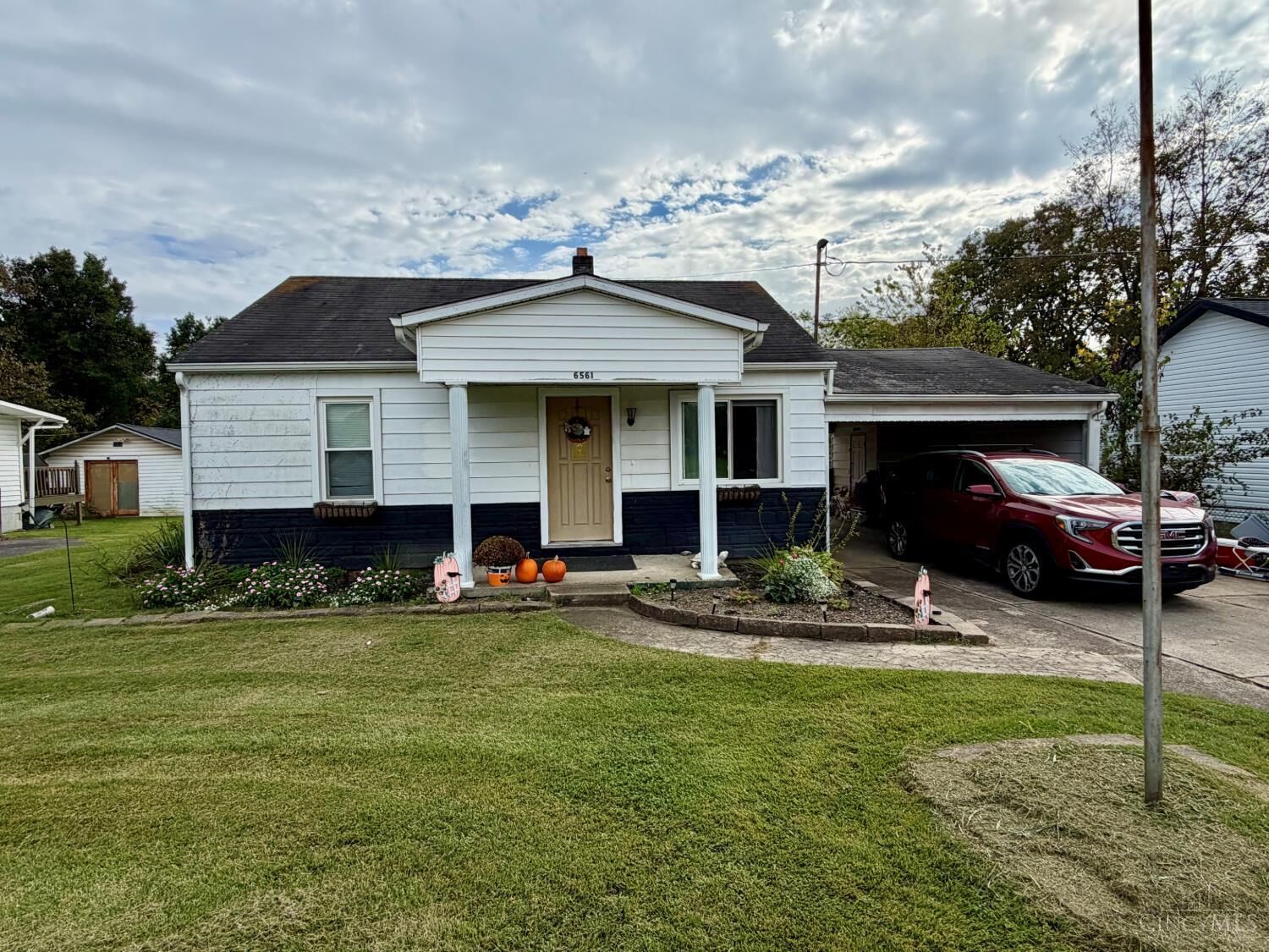 Property Photo:  6561 Sycamore Road  OH 45067 