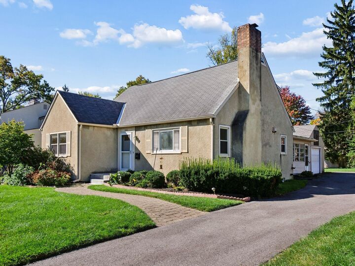 Property Photo:  2593 Westmont Boulevard  OH 43221 