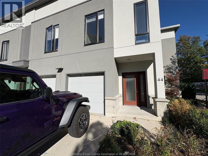 Property Photo:  550 Sandison Street 44  ON N9E 0A3 