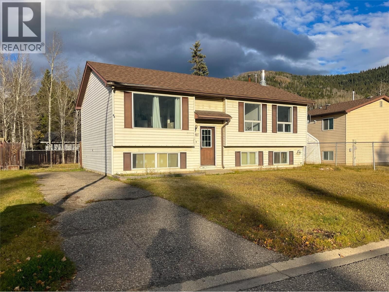 Property Photo:  36 Kiskatinaw Place  BC V0C 2W0 