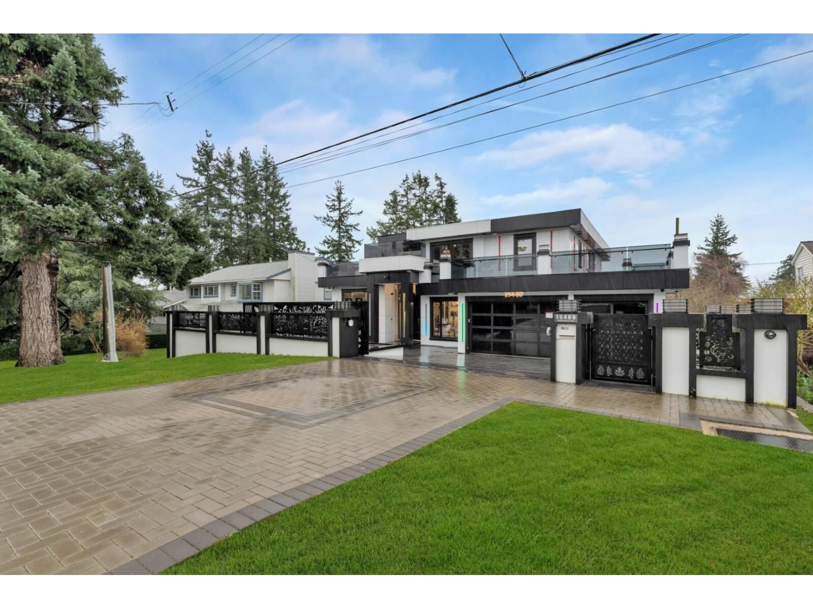 Property Photo:  15460 Semiahmoo Avenue  BC V4B 1T8 