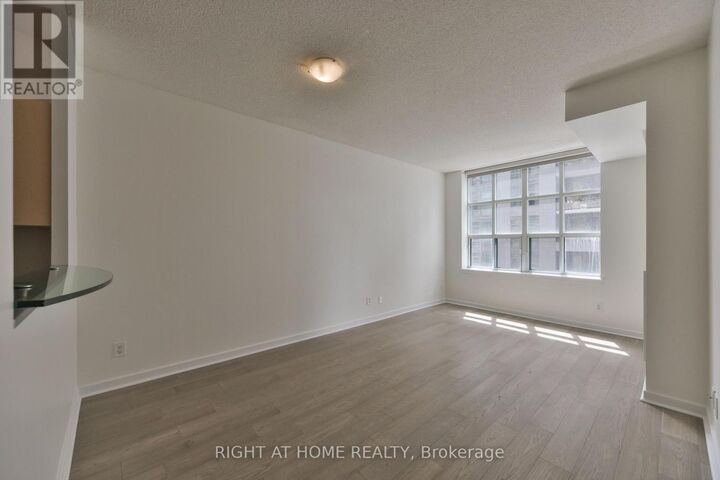 Property Photo:  438 Richmond Street West 621  ON M5V 3S6 