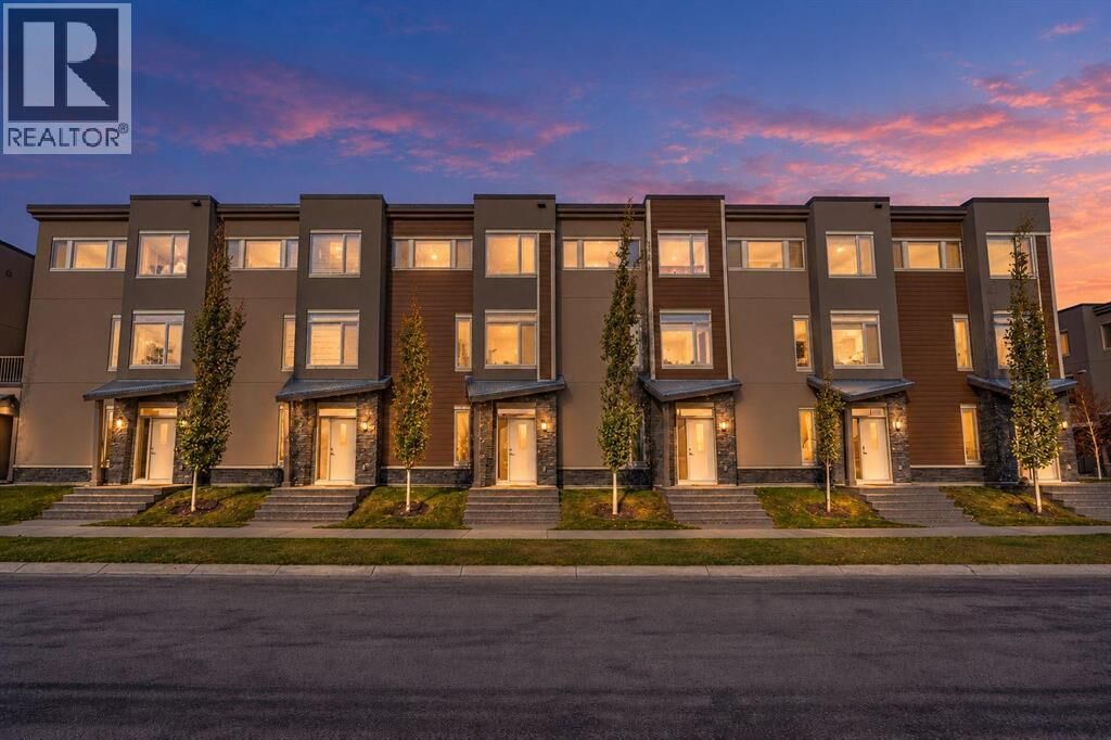 Property Photo:  8354 9 Avenue Southwest  AB T3H 0Y4 