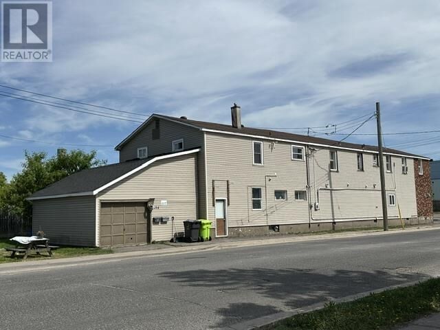 Property Photo: 254 Wallace Ter ON P6C 1K7